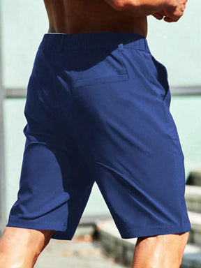 Bermuda masculina de cor sólida com bolsos